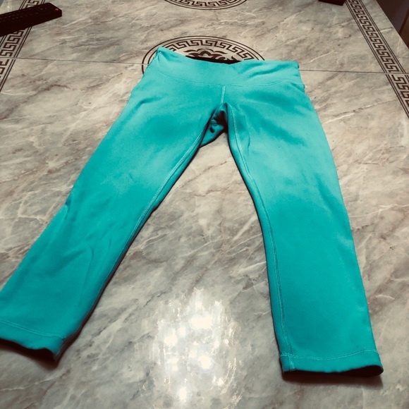Lululemon size 6 - Picture 10 of 10